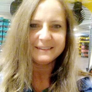 Meet your Posher, Carla